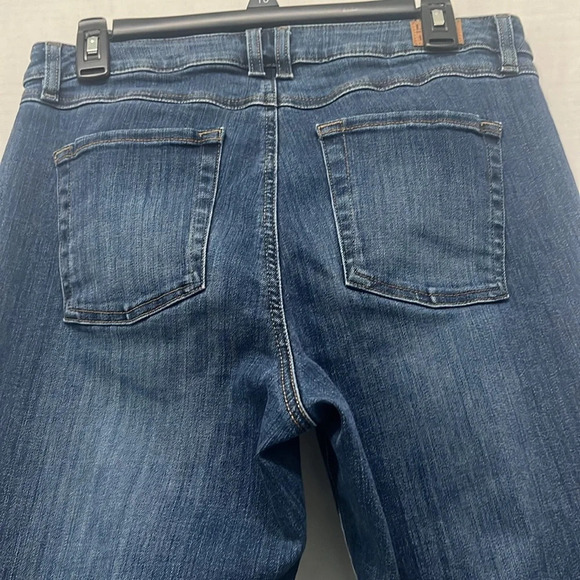 L.L. Bean Women's True Shape Jeans, High-Rise Bootcut Size 12 - Picture 6 of 7